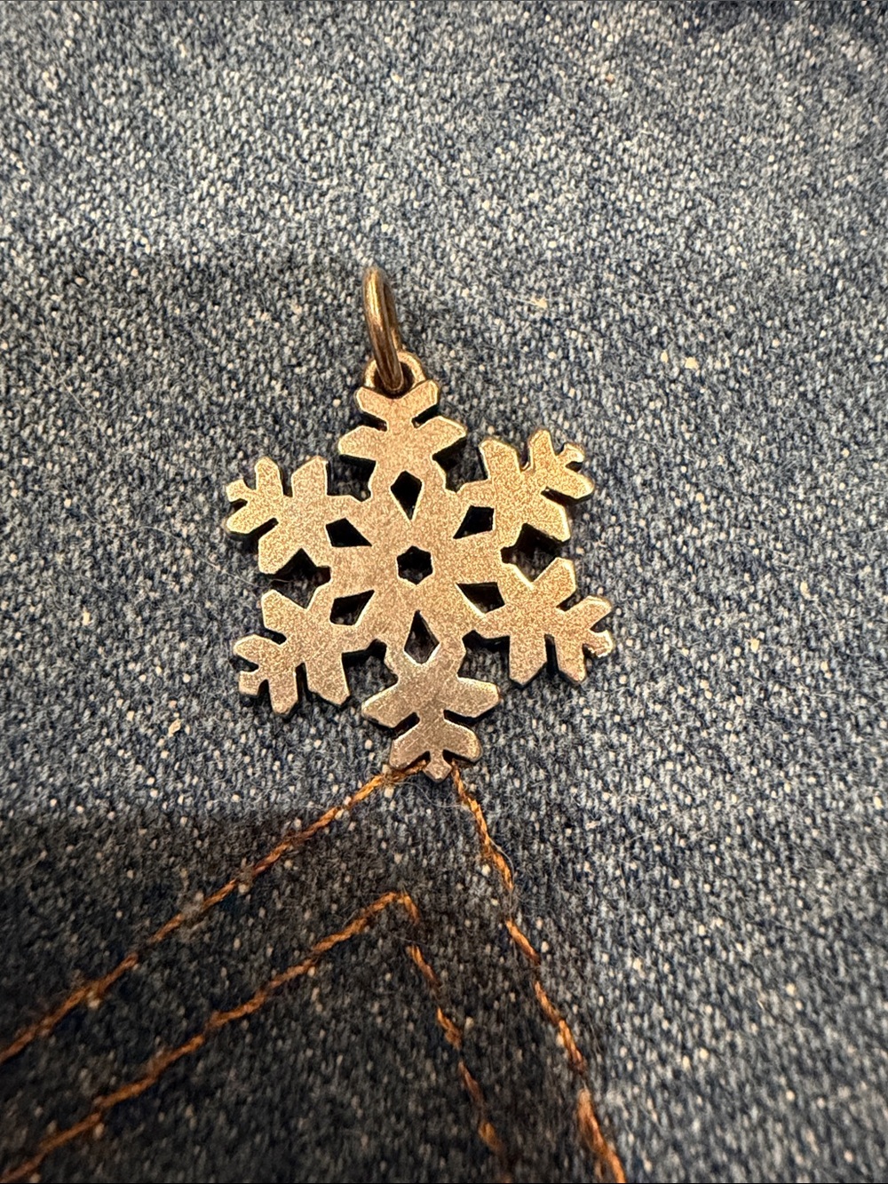 James Avery retired Snowflake Pendant Charm in Silver.  Sterling silver